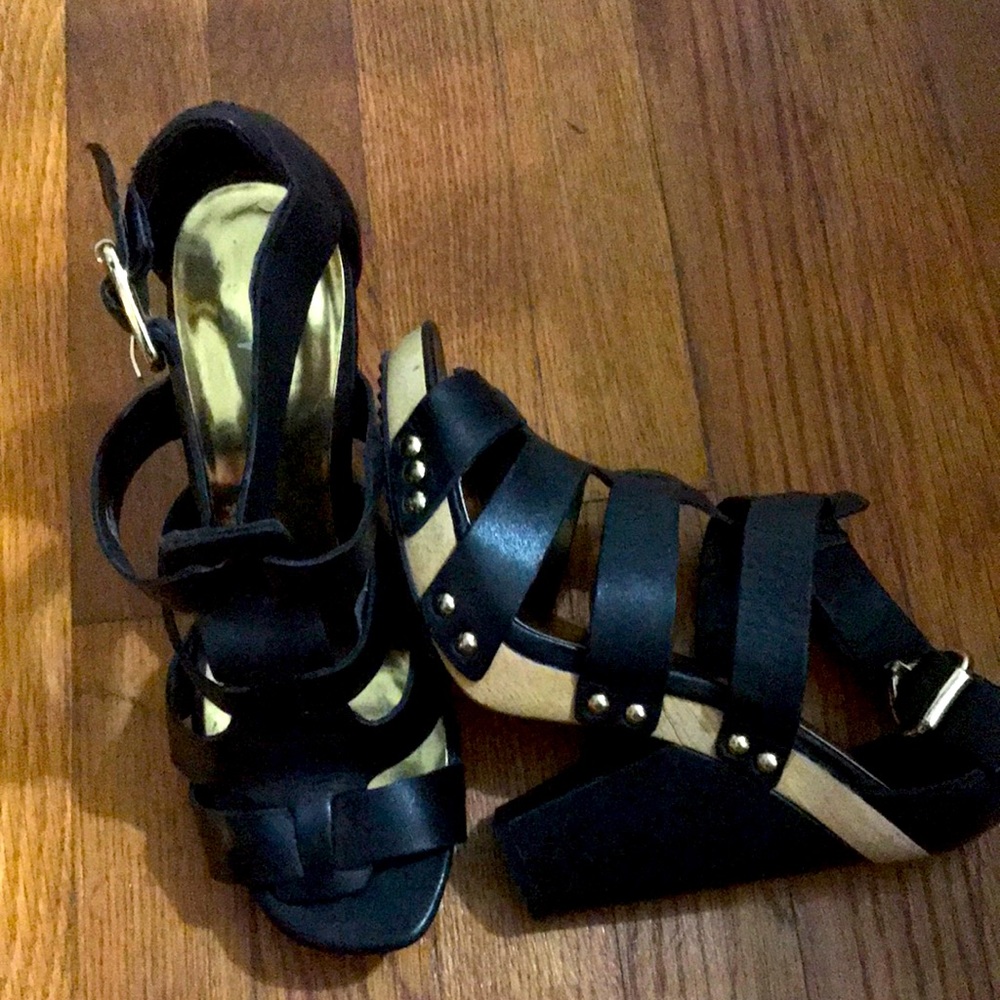 Vince Camuto | Black & Gold | Leather Sandals